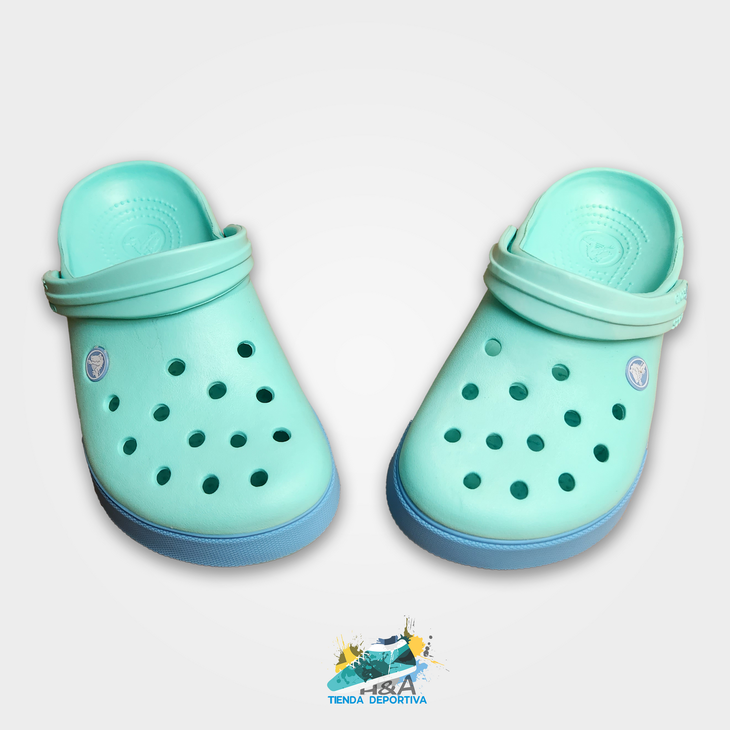 Crocs Clasicos Azul Claro Suela Azul