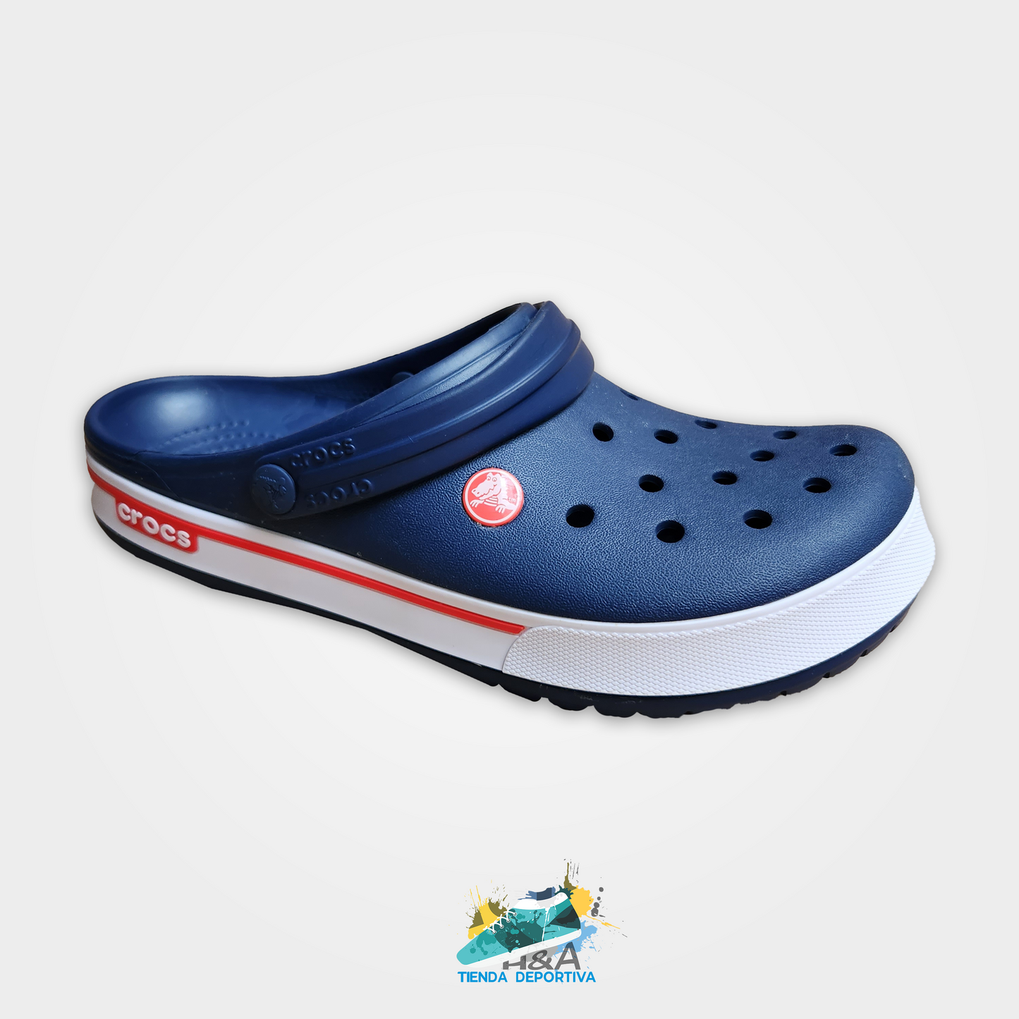 Crocs Clasicos Negros Linea Roja