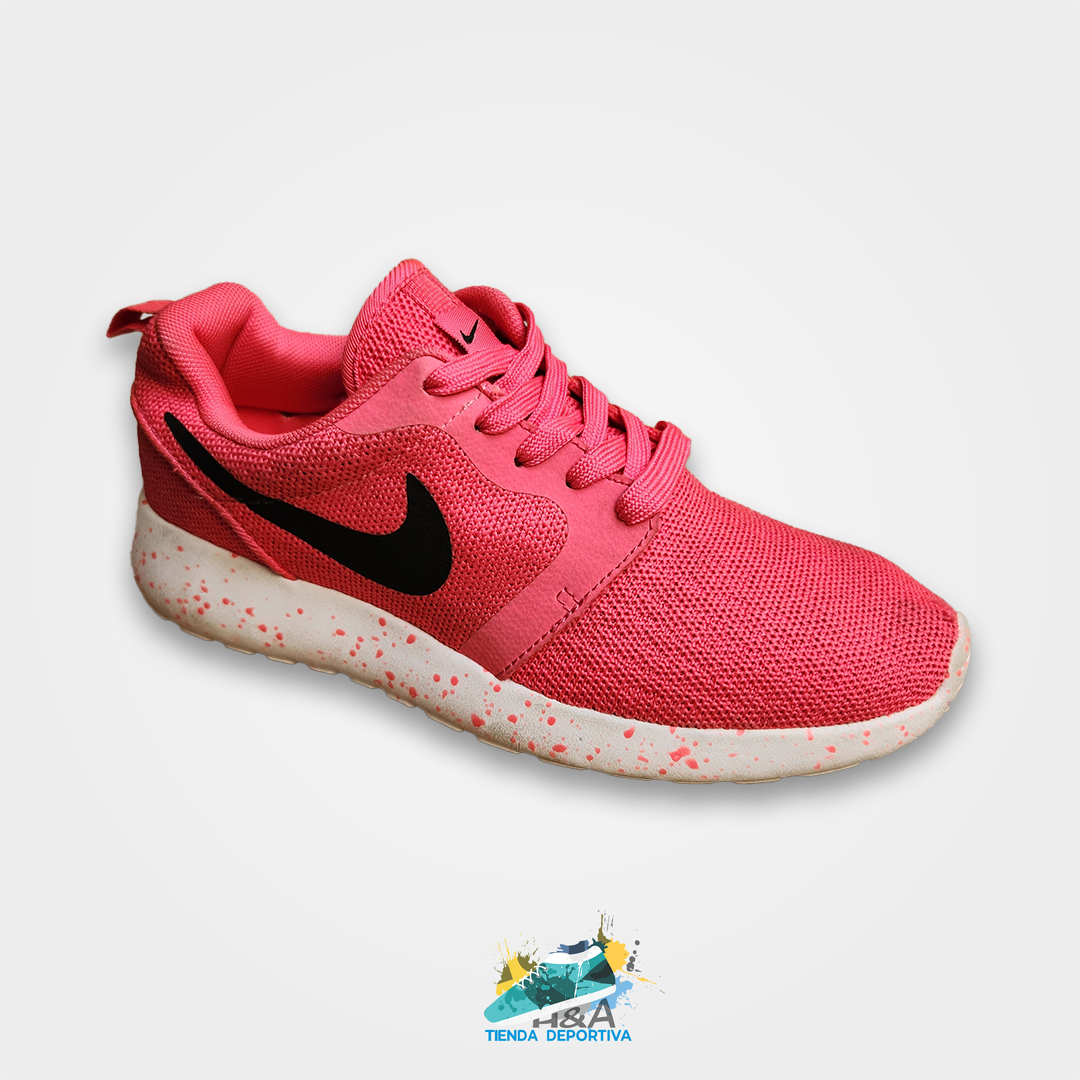 Nike Roshe One Pink